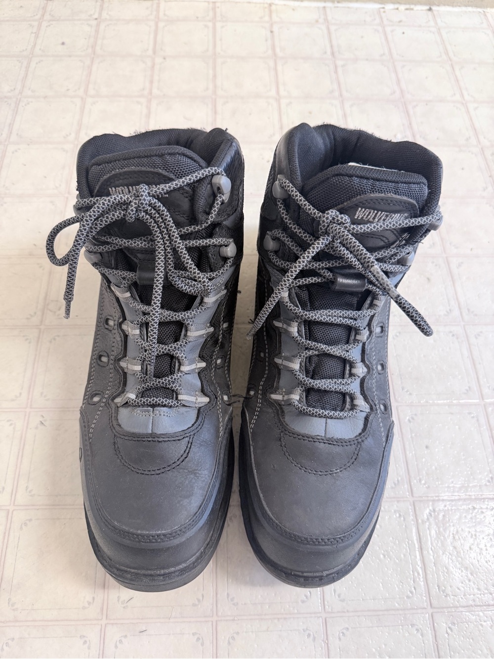 Wolverine W10553 Waterproof work boots for Men Size: 11